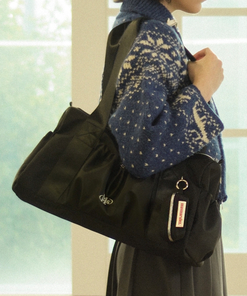 MASMARULEZ（マスマルールズ）の「[INT][POUCH SET] glossy shoulder duffel bag _ Black（ボストンバッグ・レディース・その他・FREE）」の11枚目の写真