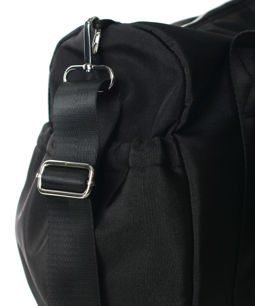 MASMARULEZ（マスマルールズ）の「[INT][POUCH SET] glossy shoulder duffel bag _ Black（ボストンバッグ・レディース・その他・FREE）」の22枚目の写真