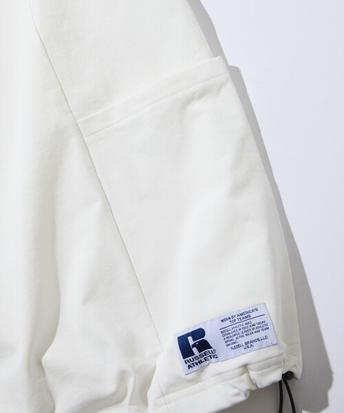 Russell Athletic（ラッセルアスレティック）の「限定展開 RUSSEL ATHLETIC×FREAK'S STORE/ラッセルアスレティック 別注 ビッグシルエット ヘムコード サイドポケット Tシャツ（Tシャツ/カットソー・メンズ・ホワイト/ブラック/グレイッシュベージュ/スミクロ・LARGE/MEDIUM/SMALL）」の15枚目の写真