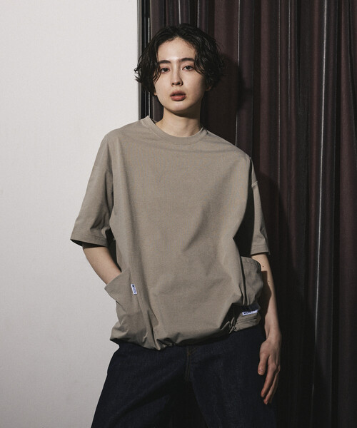 Russell Athletic(ラッセルアスレティック)の「限定展開 RUSSELL ATHLETIC×FREAK'S STORE ラッセル アスレチック 別注 ビッグシルエット ヘムコード サイドポケット Tシャツ(Tシャツ/カットソー・メンズ・ホワイト/ブラック/グレイッシュベージュ/スミクロ・LARGE/MEDIUM/SMALL)」の20枚目の写真