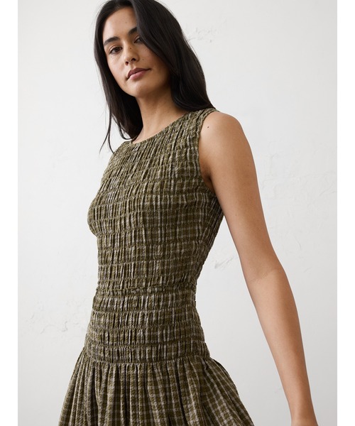 BANANA REPUBLIC FACTORY STORE（バナナリパブリック ファクトリーストア）の「BANANA REPUBLIC FACTORY STORE　　シアサッカー スモッキング ワンピース（ワンピース・レディース・グリーン/ブラック・XS/S/M/L）」の7枚目の写真