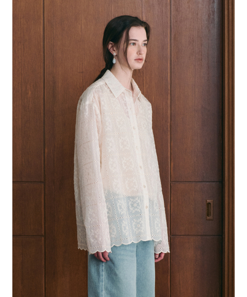 LENINA（レニーナ）の「ADELINE lace oversized shirt_IVORY（シャツ/ブラウス・レディース・アイボリー・FREE）」の3枚目の写真