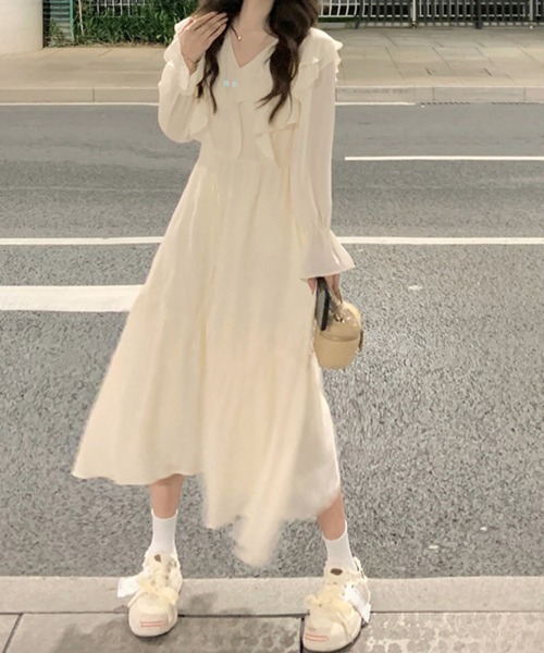 SallyLunn(サリーラン)の「ドレープフリルロングワンピース(ワンピース・レディース・ホワイト・X-LARGE/MEDIUM/LARGE)」の1枚目の写真
