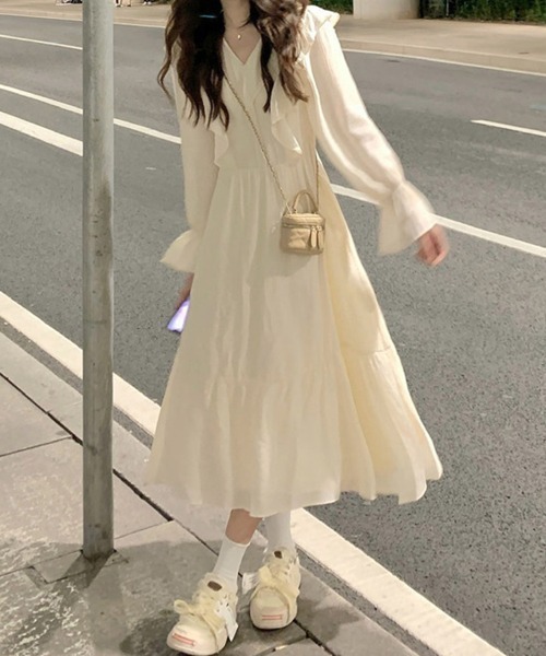 SallyLunn(サリーラン)の「ドレープフリルロングワンピース(ワンピース・レディース・ホワイト・X-LARGE/MEDIUM/LARGE)」の2枚目の写真