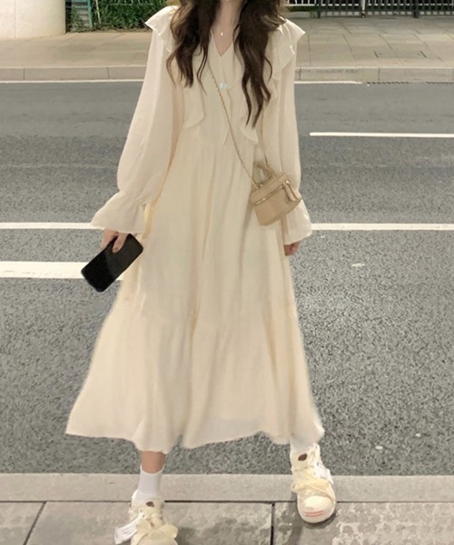 SallyLunn(サリーラン)の「ドレープフリルロングワンピース(ワンピース・レディース・ホワイト・X-LARGE/MEDIUM/LARGE)」の3枚目の写真