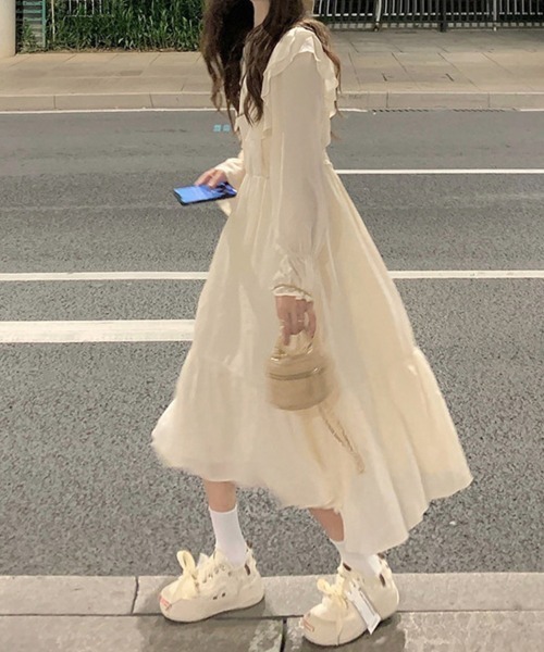 SallyLunn(サリーラン)の「ドレープフリルロングワンピース(ワンピース・レディース・ホワイト・X-LARGE/MEDIUM/LARGE)」の4枚目の写真