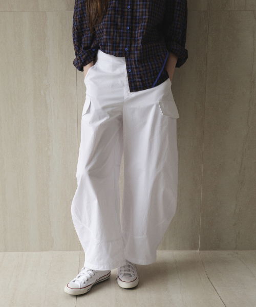 STUDIO&PARC(スタジオアンドパルク)の「Cargo Cutline Pants_White(スウェットパンツ・レディース・ホワイト・FREE)」の5枚目の写真