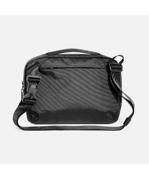 Aer（エアー）の「AER　Day Sling 4 Max X-Pac　/　AER-29074（ショルダーバッグ・メンズ・ブラック・FREE）」の5枚目の写真