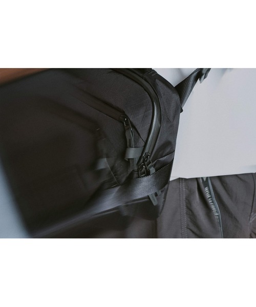Aer（エアー）の「AER　Day Sling 4 Max X-Pac　/　AER-29074（ショルダーバッグ・メンズ・ブラック・FREE）」の16枚目の写真