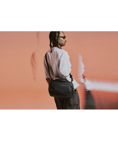 Aer（エアー）の「AER　Day Sling 4 Max X-Pac　/　AER-29074（ショルダーバッグ・メンズ・ブラック・FREE）」の18枚目の写真