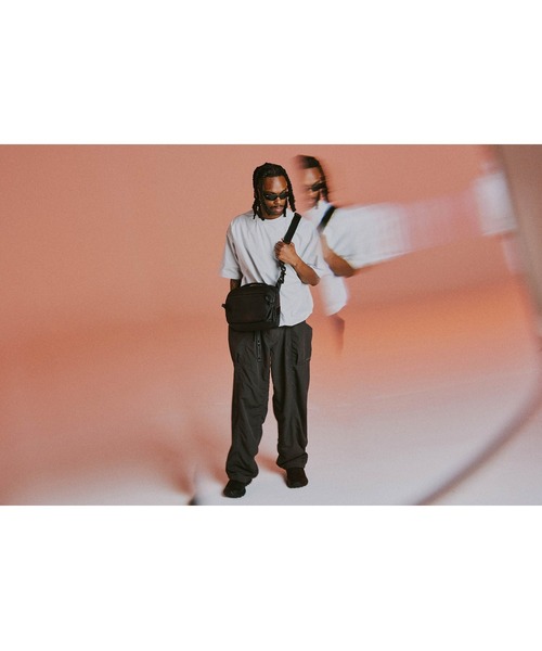 Aer（エアー）の「AER　Day Sling 4 Max X-Pac　/　AER-29074（ショルダーバッグ・メンズ・ブラック・FREE）」の19枚目の写真