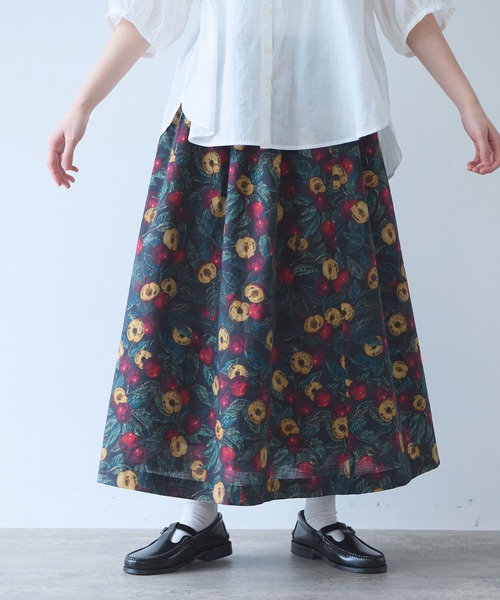bulle de savon(ビュルデサボン)の「△すももプリント スカート(スカート・レディース・ブラック・FREE)」の6枚目の写真