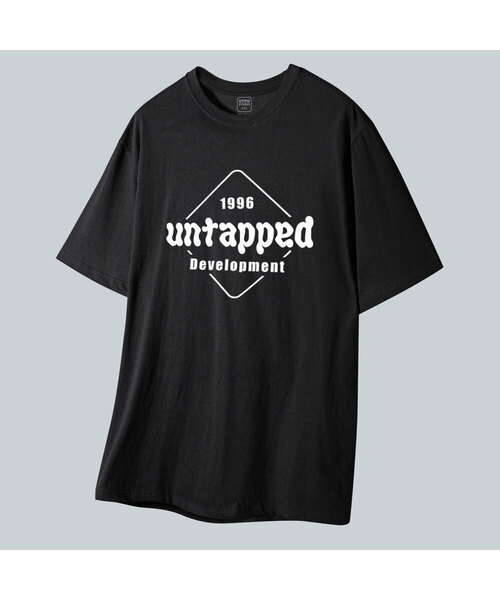 UNTAPPED STUDIO(アンタップドスタジオ)の「スクエアシグネチャーピュアコットンビッグオーバーフィット半袖Tシャツ2COLOR(Tシャツ/カットソー・メンズ・ブラック/ホワイト・S(90)/M(95)/XL/L)」の1枚目の写真