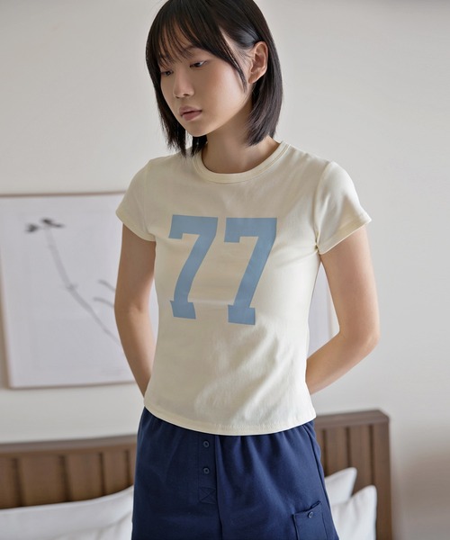 UNE MANSION(ユヌマンション)の「パステルナンバリングプリント半袖Tシャツ(Tシャツ/カットソー・レディース・ホワイト/イエロー/スカイブルー/グレー・FREE)」の1枚目の写真