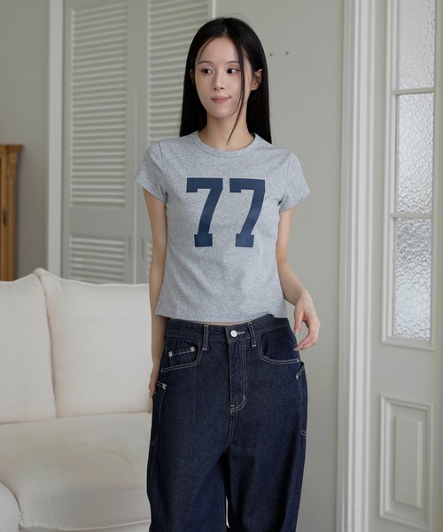 UNE MANSION(ユヌマンション)の「パステルナンバリングプリント半袖Tシャツ(Tシャツ/カットソー・レディース・ホワイト/イエロー/スカイブルー/グレー・FREE)」の11枚目の写真
