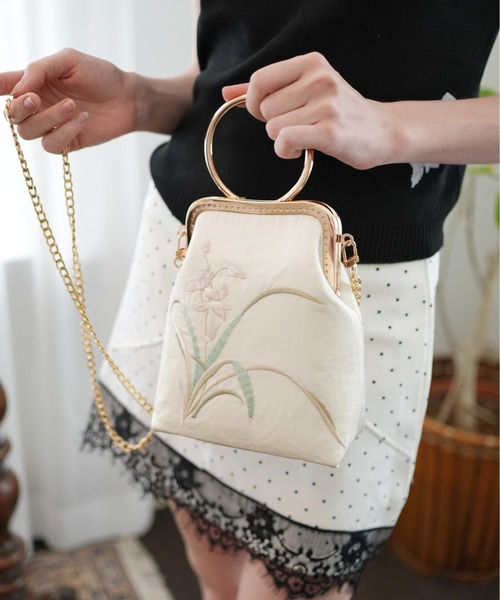 IMARI（イマリ）の「【 IMARI / イマリ 】 リング ハンドル 刺繍 ハンドバッグ（ハンドバッグ・レディース・アイボリー・FREE）」の8枚目の写真