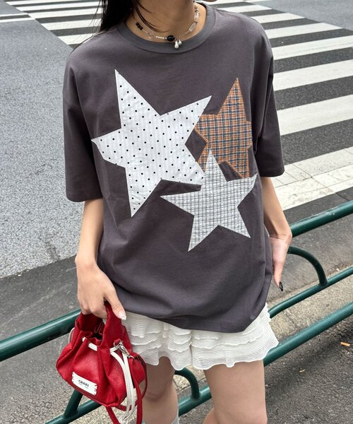 CIAOPANIC（チャオパニック）の「スターパッチワークTee（Tシャツ/カットソー・レディース・チャコールグレー/ネイビー/ホワイト・ONE SIZE）」の2枚目の写真