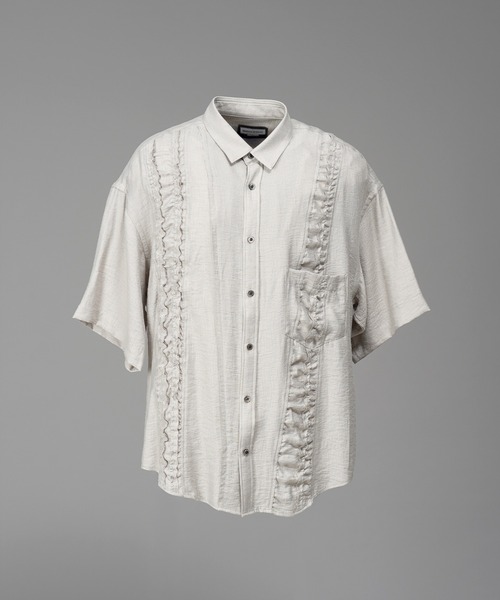 MAISON SPECIAL(メゾンスペシャル)の「《UNISEX》Gathered Ruffle Switching Prime-Over Short Sleeve Shirt/フリルギャザー切替プライムオーバーショートスリーブシャツ【MAISON SPECIAL/メゾンスペシャル】■セットアップ対応■(シャツ/ブラウス・メンズ・ブラック/アイボリー・2/1/0)」の19枚目の写真