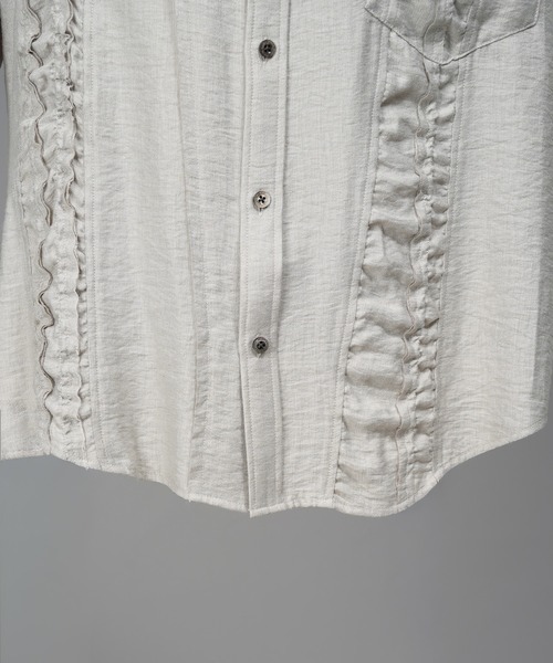 MAISON SPECIAL(メゾンスペシャル)の「《UNISEX》Gathered Ruffle Switching Prime-Over Short Sleeve Shirt/フリルギャザー切替プライムオーバーショートスリーブシャツ【MAISON SPECIAL/メゾンスペシャル】■セットアップ対応■(シャツ/ブラウス・メンズ・ブラック/アイボリー・2/1/0)」の7枚目の写真