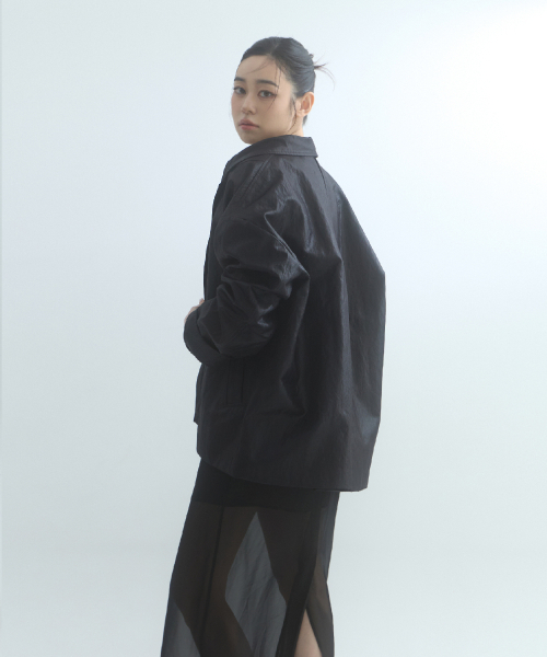 MOIREMOA(モアレモア)の「Lustre Fold-Back Jacket-Black(ナイロンジャケット・レディース・その他・FREE)」の5枚目の写真