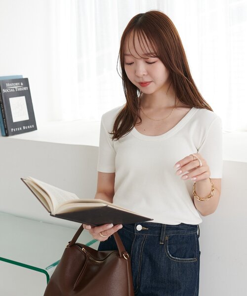DISCOAT（ディスコート）の「【万能インナー♪/WEB限定】前後2WAYUネック半袖Tシャツ（Tシャツ/カットソー・レディース・アイボリー/ブラック/ホワイト/グレー・FREE）」の7枚目の写真