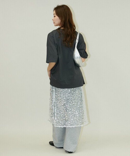 PUBLUX（パブリュクス）の「PUBLUX/パブリュクス 花 ニュアンス アート ボックスプリント ビッグシルエット Tシャツ　限定展開（Tシャツ/カットソー・レディース・ベージュ/チャコールグレー/オフホワイト・ﾌﾘ-）」の9枚目の写真