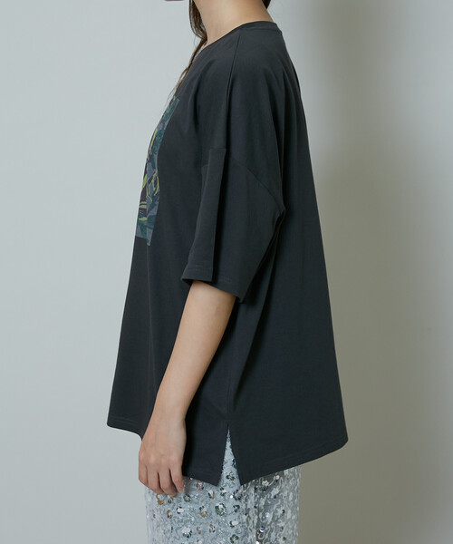 PUBLUX（パブリュクス）の「PUBLUX/パブリュクス 花 ニュアンス アート ボックスプリント ビッグシルエット Tシャツ　限定展開（Tシャツ/カットソー・レディース・ベージュ/チャコールグレー/オフホワイト・ﾌﾘ-）」の13枚目の写真