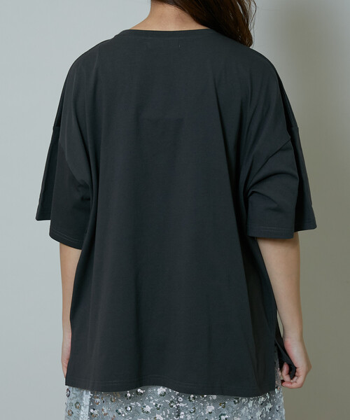 PUBLUX（パブリュクス）の「PUBLUX/パブリュクス 花 ニュアンス アート ボックスプリント ビッグシルエット Tシャツ　限定展開（Tシャツ/カットソー・レディース・ベージュ/チャコールグレー/オフホワイト・ﾌﾘ-）」の14枚目の写真