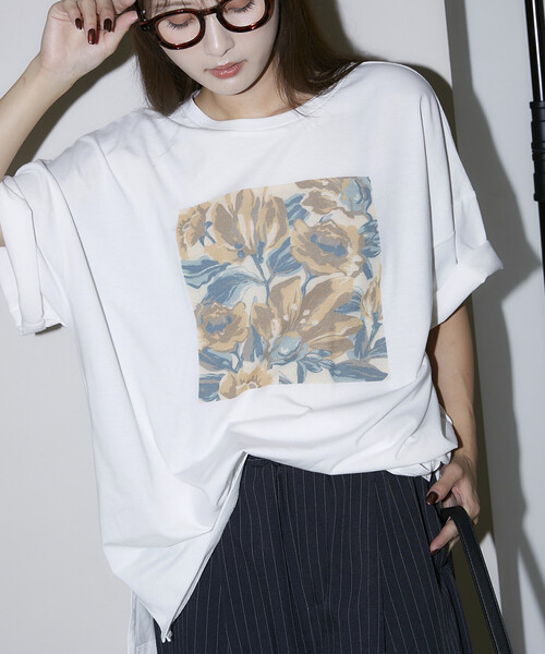PUBLUX（パブリュクス）の「PUBLUX/パブリュクス 花 ニュアンス アート ボックスプリント ビッグシルエット Tシャツ　限定展開（Tシャツ/カットソー・レディース・ベージュ/チャコールグレー/オフホワイト・ﾌﾘ-）」の19枚目の写真