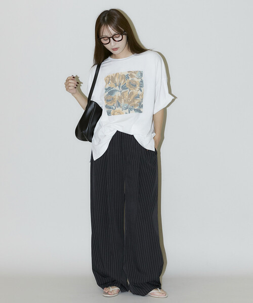 PUBLUX（パブリュクス）の「PUBLUX/パブリュクス 花 ニュアンス アート ボックスプリント ビッグシルエット Tシャツ　限定展開（Tシャツ/カットソー・レディース・ベージュ/チャコールグレー/オフホワイト・ﾌﾘ-）」の22枚目の写真