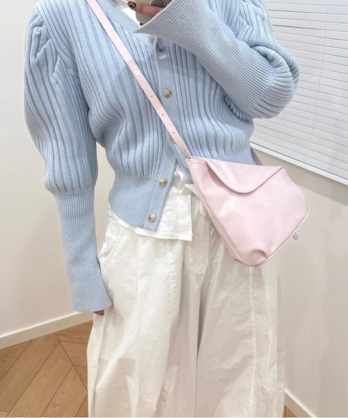 LA VORAGINE(ラ ヴォラジネ)の「オイルワックスレザー 三角ショルダーバッグ 2 色展開 ユニセックス ミニマル(ショルダーバッグ・レディース・ブラック/ピンク・FREE)」の8枚目の写真
