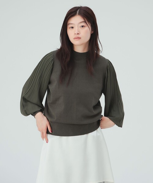 BEAMS HEART(ビームスハート)の「袖 消しプリーツ ニット プルオーバー(ニット/セーター・レディース・オフホワイト/ブラック/レッド系その他4/オリーブ・FREE)」の6枚目の写真