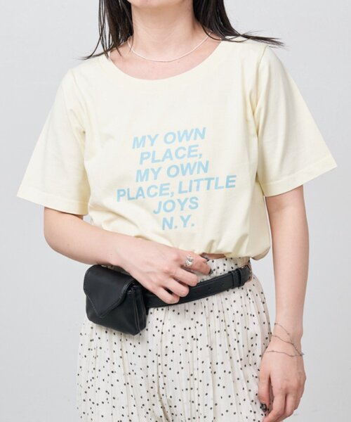 Kastane(カスタネ)の「【一部店舗限定】B スロープロゴTEE(Tシャツ/カットソー・レディース・イエロー/ネイビー/ホワイト・FREE)」の1枚目の写真