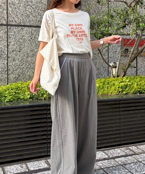 Kastane(カスタネ)の「【一部店舗限定】B スロープロゴTEE(Tシャツ/カットソー・レディース・イエロー/ネイビー/ホワイト・FREE)」の11枚目の写真