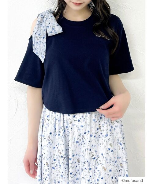 dazzlin(ダズリン)の「【mofusandコラボ】リボンショルダーロゴTシャツ(Tシャツ/カットソー・レディース・ネイビー/ブルー/オフホワイト・FREE)」の3枚目の写真