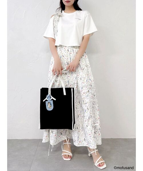 dazzlin(ダズリン)の「【mofusandコラボ】リボンショルダーロゴTシャツ(Tシャツ/カットソー・レディース・ネイビー/ブルー/オフホワイト・FREE)」の5枚目の写真