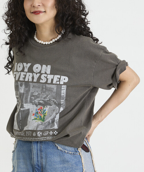 Freada(フリーダ)の「Freada/フリーダ フォトプリント 花刺繍 クルーネック Tシャツ(Tシャツ/カットソー・レディース・ブラック/ホワイト・ONE SIZE)」の12枚目の写真