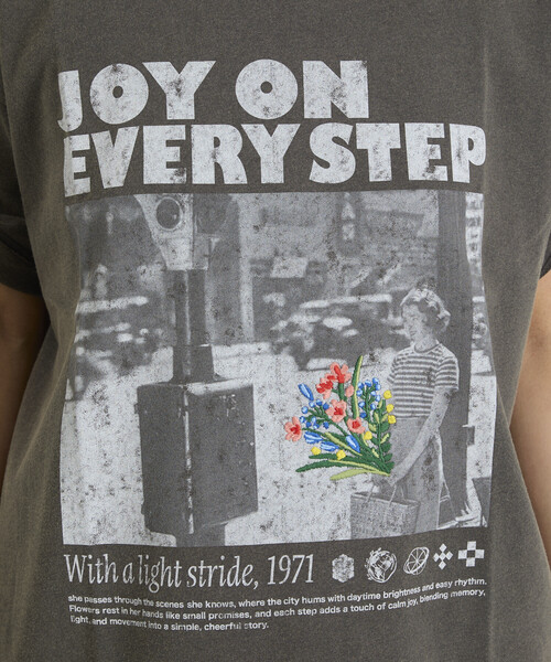 Freada(フリーダ)の「Freada/フリーダ フォトプリント 花刺繍 クルーネック Tシャツ(Tシャツ/カットソー・レディース・ブラック/ホワイト・ONE SIZE)」の16枚目の写真