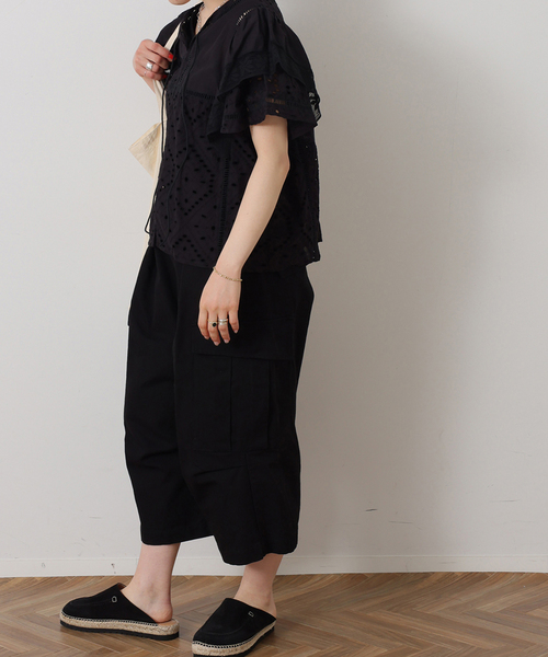 JOURNAL STANDARD LUXE(ジャーナルスタンダード ラックス)の「カットワークレースMIX フリルブラウス(シャツ/ブラウス・レディース・ブラック/ホワイト・FREE)」の7枚目の写真