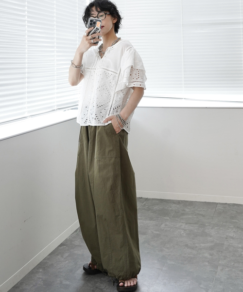 JOURNAL STANDARD LUXE(ジャーナルスタンダード ラックス)の「カットワークレースMIX フリルブラウス(シャツ/ブラウス・レディース・ブラック/ホワイト・FREE)」の8枚目の写真
