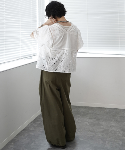 JOURNAL STANDARD LUXE(ジャーナルスタンダード ラックス)の「カットワークレースMIX フリルブラウス(シャツ/ブラウス・レディース・ブラック/ホワイト・FREE)」の10枚目の写真