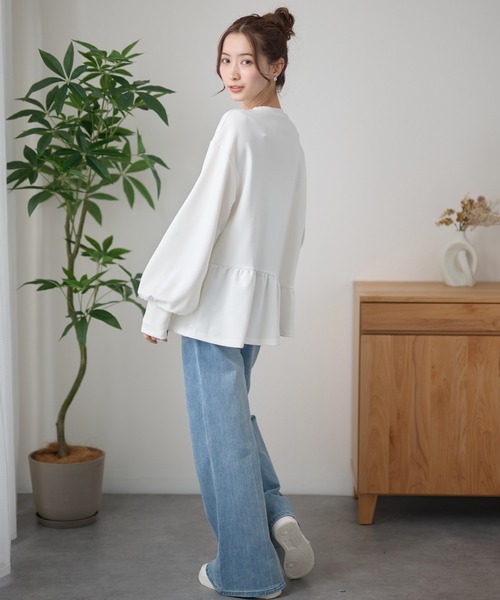 DAYRA(デイラ)の「クルーネック アシメ ペプラム 長袖 プルオーバー(Tシャツ/カットソー・レディース・ホワイト/ブラック/ネイビー・FREE)」の12枚目の写真