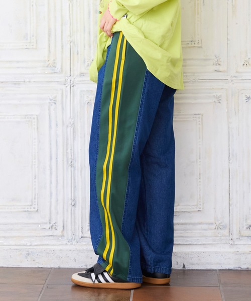 MARKEY'S(マーキーズ)の「トラックパンツリメイクデニムパンツ/おとな(デニムパンツ・レディース・ブラック/ブルー・160cm)」の2枚目の写真