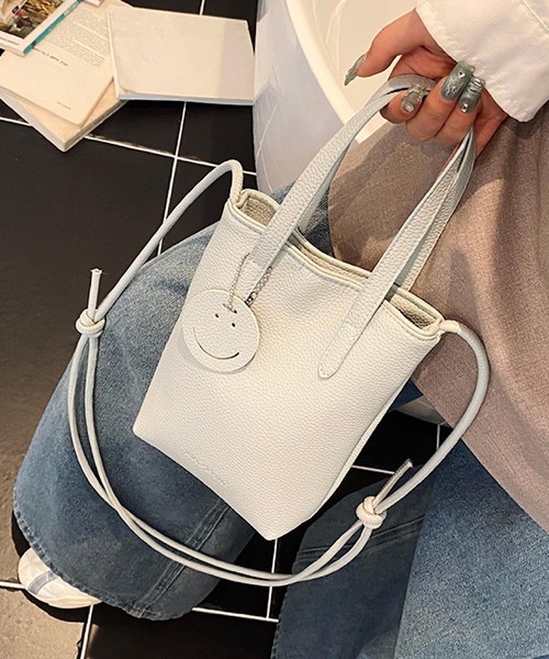 Mignonjour(ミニョンジュール)の「Mignonjour/スマイルチャーム ミニショルダーバッグ M2948(ショルダーバッグ・レディース・ホワイト/イエロー/ブルー・FREE)」の4枚目の写真