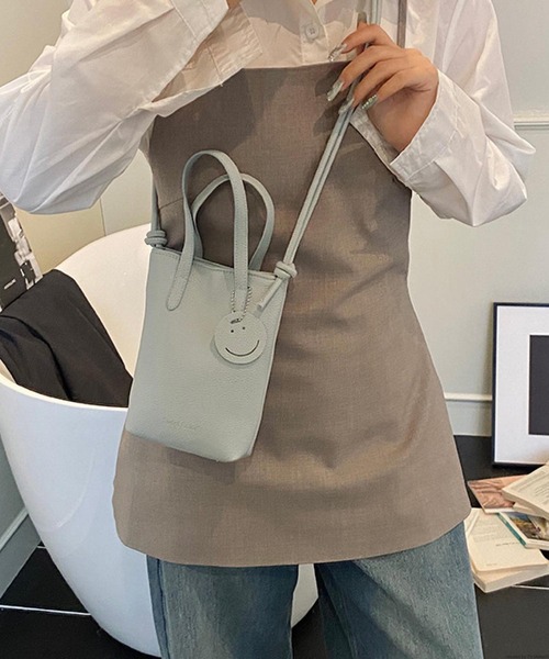 Mignonjour(ミニョンジュール)の「Mignonjour/スマイルチャーム ミニショルダーバッグ M2948(ショルダーバッグ・レディース・ホワイト/イエロー/ブルー・FREE)」の7枚目の写真