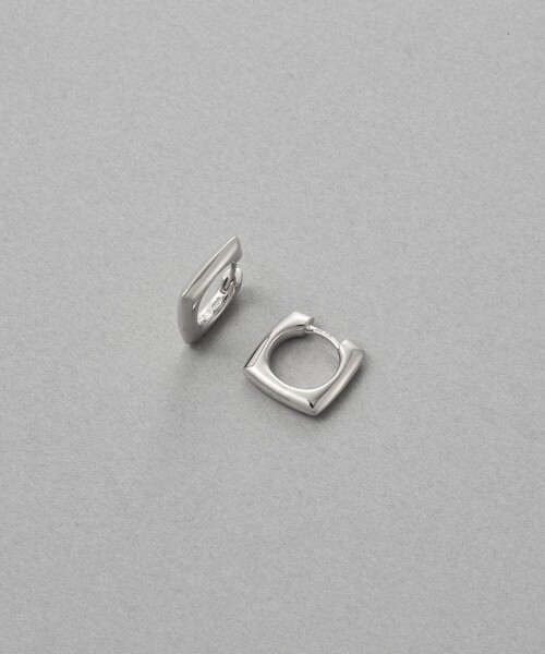 ete（エテ）の「[オブジェ] スクエア ピアス（ピアス（両耳用）・レディース・プラチナム/イエローゴールド・FREE）」の3枚目の写真