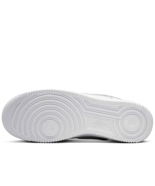 NIKE（ナイキ）の「ナイキ エア フォース 1 '07 SE ウィメンズ シューズ / Nike Air Force 1 '07 SE Women's Shoes IV5102-100 White（スニーカー・レディース・ホワイト・26/22/23.5/23/22.5/25.5/25/24.5/24）」の4枚目の写真