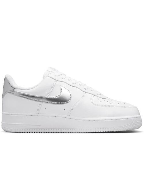 NIKE（ナイキ）の「ナイキ エア フォース 1 '07 SE ウィメンズ シューズ / Nike Air Force 1 '07 SE Women's Shoes IV5102-100 White（スニーカー・レディース・ホワイト・26/22/23.5/23/22.5/25.5/25/24.5/24）」の5枚目の写真