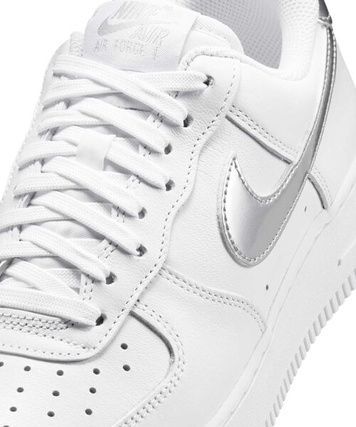 NIKE（ナイキ）の「ナイキ エア フォース 1 '07 SE ウィメンズ シューズ / Nike Air Force 1 '07 SE Women's Shoes IV5102-100 White（スニーカー・レディース・ホワイト・26/22/23.5/23/22.5/25.5/25/24.5/24）」の9枚目の写真