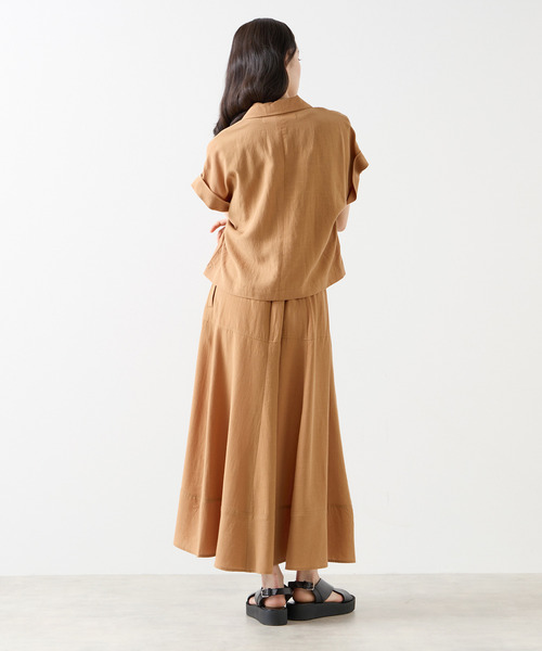 LOGEMENT DE CLAIRE(ロジュモンドクレール)の「ロングフレアースカート(スカート・レディース・ネイビー/キャメル/ベージュ・3/2)」の17枚目の写真